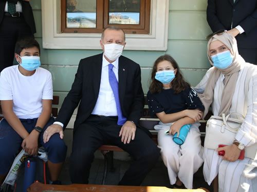 Cumhurbaşkanı Erdoğan, Cuma namazını Büyük Çamlıca Camii’nde kıldı