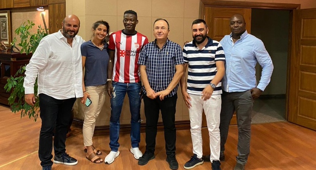 Sivasspor, oyuncusu Casimir Ninga’yı 1 yıllığına kiraladı