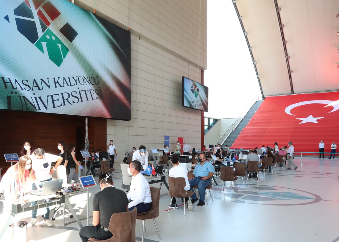 HKÜ’de Kayıt Heyecanı