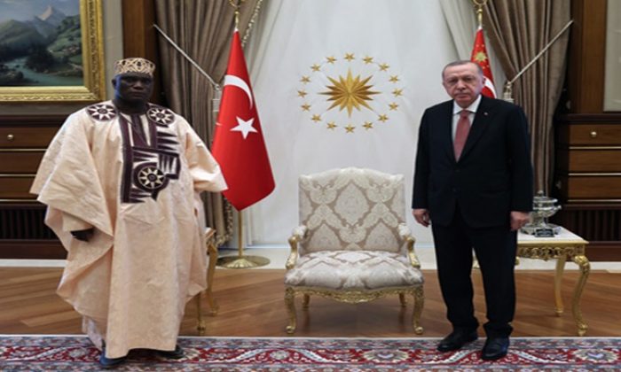 Gambiya büyükelçisinden güven mektubu