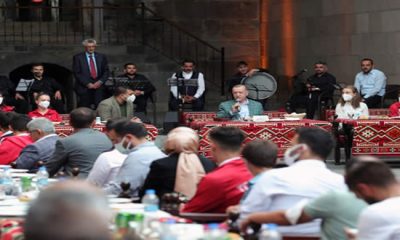 Cumhurbaşkanı Erdoğan, Erzurum’da gençlerle bir araya geldi
