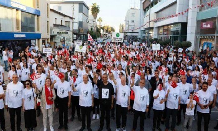 Cumhurbaşkanı Ersin Tatar, 19 Mayıs Atatürk’ü Anma, Gençlik ve Spor Bayramı dolayısıyla Lefkoşa’da düzenlenen “Atam izindeyiz” yürüyüşüne katıldı