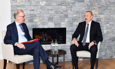 İlham Əliyev Davosda “Carlsberg Group” şirkətinin prezidenti və baş icraçı direktoru ilə görüşüb