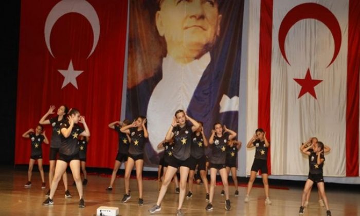 Cumhurbaşkanı Ersin Tatar, Sivil Savunma Teşkilatı Başkanlığı Gazimağusa Bölge Müdürlüğü’nde Sivil Savunma Halk Örgütü mükellefi olarak görev yapan ve yaş haddinden dolayı görev süresi bitenlere plaket takdiminin yapıldığı terhis törenine katıldı