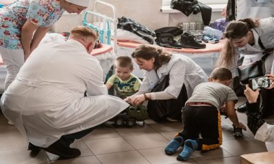 Birleşik Rusya, LPR’nin sosyal kurumlarına insani yardım bağışladı