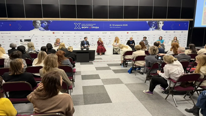 В Санкт-Петербурге активистки «Женского движения Единой России» обсудили роль женских сообществ в сфере занятости